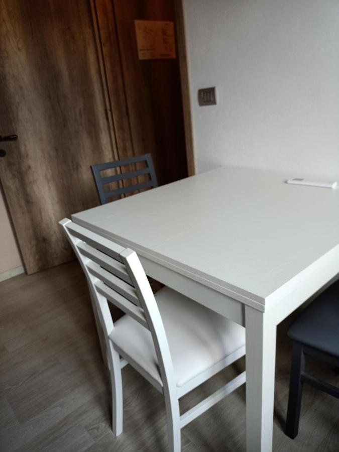 Vite Dipinte 1 Bilocale In Langa Lägenhet Novello Exteriör bild